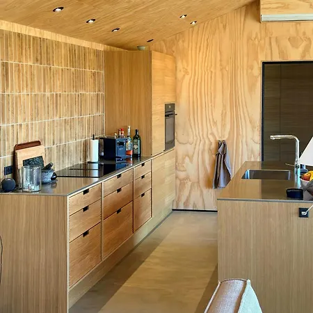 Hus Med Panoramaudsigt Til Fjorden Naer Holiday home *