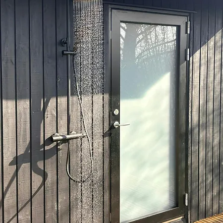 Hus Med Panoramaudsigt Til Fjorden Naer Vig